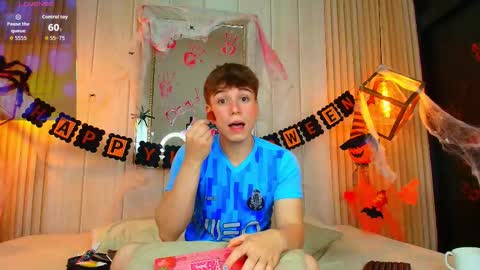 Femboy Max online show from 27, 10, 2025