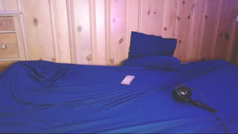 femboyflowers online show from 6, 1, 2025