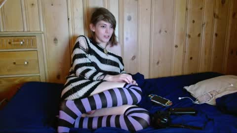 femboyflowers online show from 7, 2, 2025