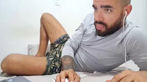 Snapshot of ferpaisa2024 chatting on 2, 10, 2025 insta ferxx1210 Fercho online show from 2, 10, 2025