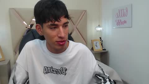 FER PHOENIX online show from 9, 3, 2025