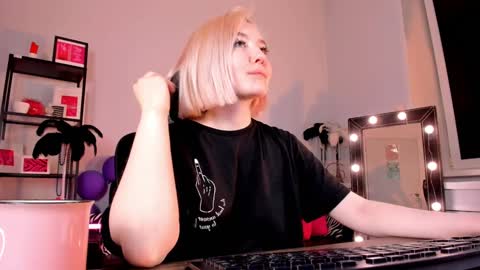 Snapshot of fetishrey chatting on 18, 1, 2025 Rey online show from 18, 1, 2025