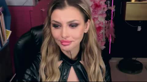 Sarah online show from 1, 11, 2025