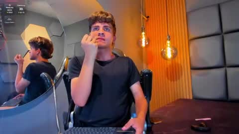 Snapshot of fhilip_ken chatting on 1, 7, 2026 FHILIP online show from 1, 7, 2026