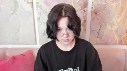 fiamoory online show from 9, 4, 2026