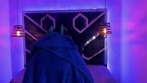   online show from 14, 1, 2025