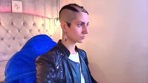   online show from 18, 11, 2025