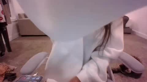 Snapshot of fierce_chick chatting on 4, 10, 2025 fierce_chick online show from 4, 10, 2025