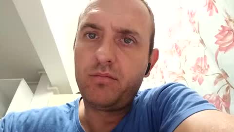 Snapshot of figonik chatting on 2, 10, 2025 Nick online show from 2, 10, 2025