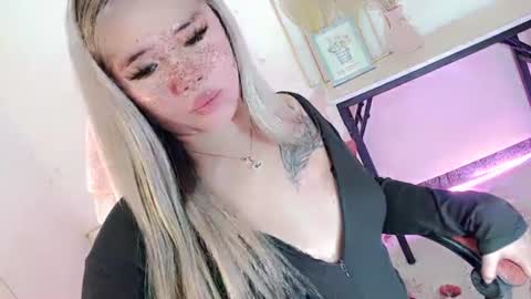 Snapshot of filipina_slutty69xxx chatting on 24, 7, 2026 Angela DONT FORGET TO FOLLOW AND GIVE ME APPRECIATION online show from 24, 7, 2026