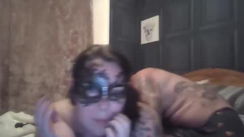 Snapshot of findmylimit2 chatting on 5, 11, 2025 FindOurLimit online show from 5, 11, 2025