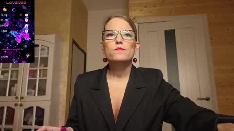 Lady online show from 15, 10, 2025