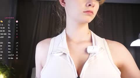 Snapshot of fionawhynot chatting on 19, 7, 2026 Emily online show from 19, 7, 2026