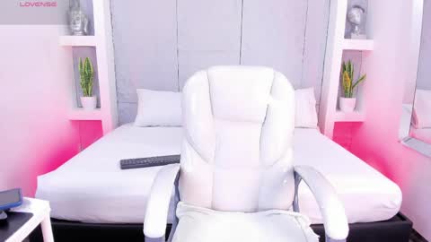 Fiorela online show from 10, 4, 2026