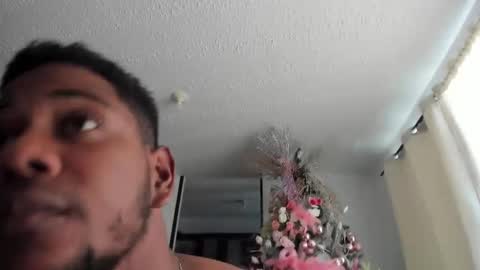 Snapshot of fit_fray chatting on 4, 12, 2024 FRAIDER online show from 4, 12, 2024