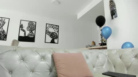 Snapshot of fit_fray chatting on 14, 10, 2025 FRAIDER online show from 14, 10, 2025