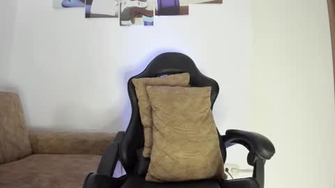 Snapshot of fit_fray chatting on 29, 4, 2026 FRAIDER online show from 29, 4, 2026