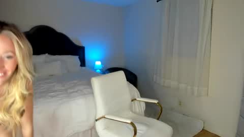 Snapshot of fitandfriskyfunxxx chatting on 8, 12, 2024 Jamie or Frisky  online show from 8, 12, 2024