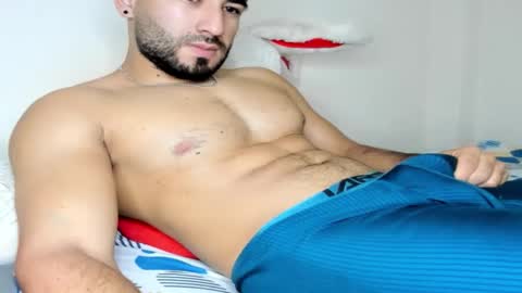 Snapshot of fitduroxxx chatting on 27, 10, 2025 fitduroxxx online show from 27, 10, 2025