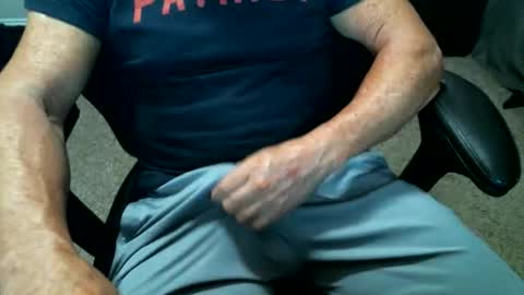 Snapshot of fitguy40 chatting on 17, 5, 2026 fitguy40 online show from 17, 5, 2026