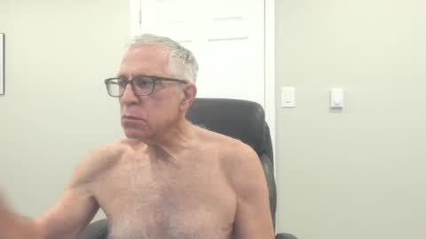 Snapshot of fitman999 chatting on 17, 5, 2026 Jon online show from 17, 5, 2026