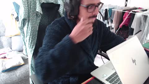 Snapshot of fizz6572 chatting on 12, 12, 2024 fizz6572 online show from 12, 12, 2024