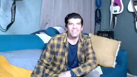 Flannel Dong online show from 13, 10, 2025