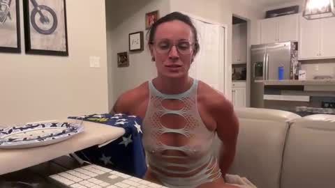 Snapshot of flexing_jessi chatting on 11, 5, 2026 Flexing Jessi online show from 11, 5, 2026