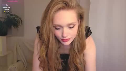 Snapshot of flirtypixy chatting on 12, 9, 2025 Polly online show from 12, 9, 2025