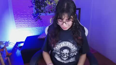 Snapshot of flora_blue chatting on 11, 9, 2025 flora_blue online show from 11, 9, 2025