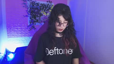 Snapshot of flora_blue chatting on 18, 9, 2025 flora_blue online show from 18, 9, 2025