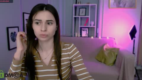 Snapshot of flora_ri chatting on 24, 1, 2025 just ask me online show from 24, 1, 2025