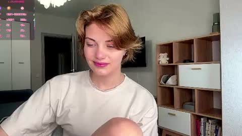 Snapshot of florenceheatly chatting on 15, 7, 2026 Flora online show from 15, 7, 2026