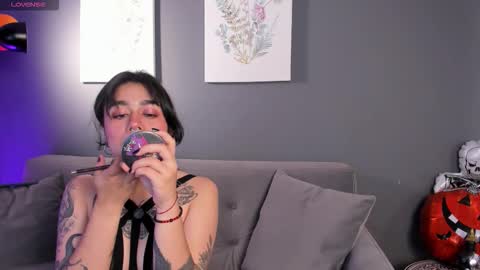 Its a pleasure to meet you. Im Flower. Help me reach 1k. Follow me. online show from 29, 10, 2025