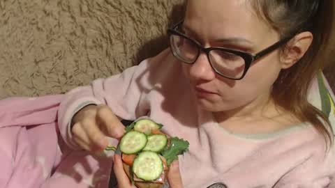 Snapshot of flowercandydoll chatting on 2, 12, 2024 say meow and send tip online show from 2, 12, 2024