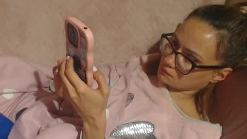 Snapshot of flowercandydoll chatting on 14, 10, 2025 say meow and send tip online show from 14, 10, 2025