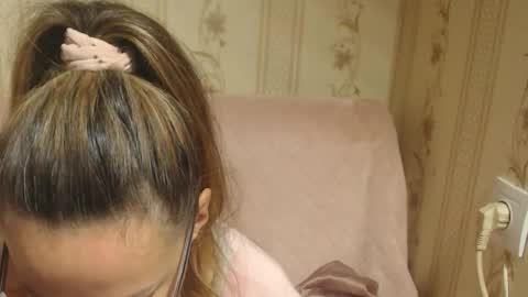 Snapshot of flowercandydoll chatting on 18, 10, 2025 say meow and send tip online show from 18, 10, 2025