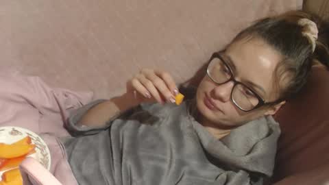 say meow and send tip  online show from 3, 12, 2025