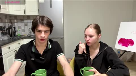 flowerscouple online show from 6, 3, 2026