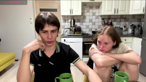 Snapshot of flowerscouple chatting on 20, 4, 2026 flowerscouple online show from 20, 4, 2026