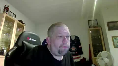 fluffy_espen online show from 16, 3, 2026