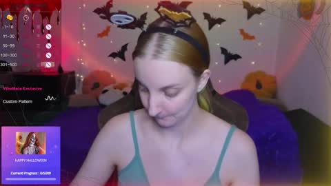 Snapshot of fluffy_muffin3 chatting on 31, 10, 2025 Agatha online show from 31, 10, 2025