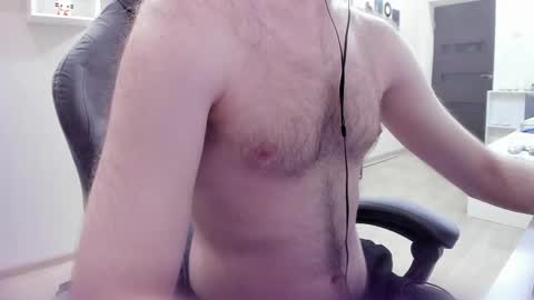 fluffycat  online show from 8, 3, 2025