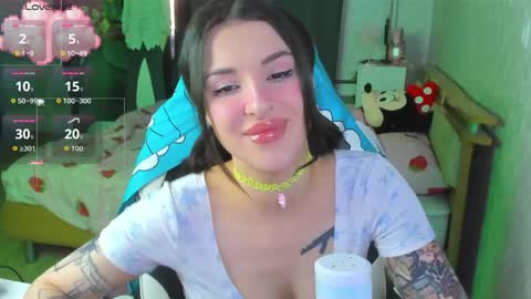 Snapshot of folinskaayaa chatting on 8, 6, 2026 folinskaayaa online show from 8, 6, 2026