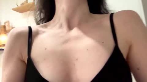 forbiddennvelvet online show from 17, 4, 2026