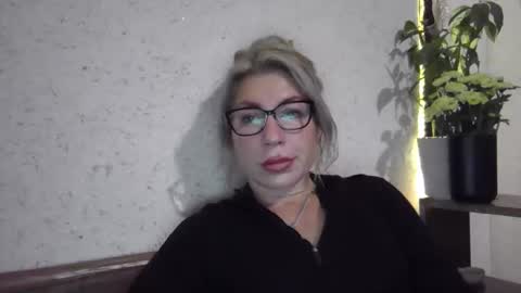 fox_red_lady7 online show from 27, 11, 2025