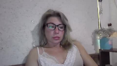 fox_red_lady7 online show from 13, 1, 2026