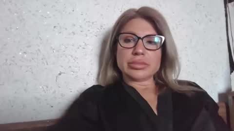 fox_red_lady7 online show from 27, 3, 2026