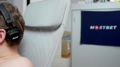 Snapshot of foxeslovefoxes chatting on 24, 12, 2024 CUSTOM PHOTOS AND VIDEOS - online show from 24, 12, 2024