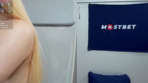 Snapshot of foxeslovefoxes chatting on 24, 12, 2024 CUSTOM PHOTOS AND VIDEOS - online show from 24, 12, 2024